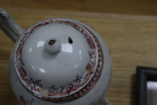 Four Chinese teapots, Qianlong period and another (5)